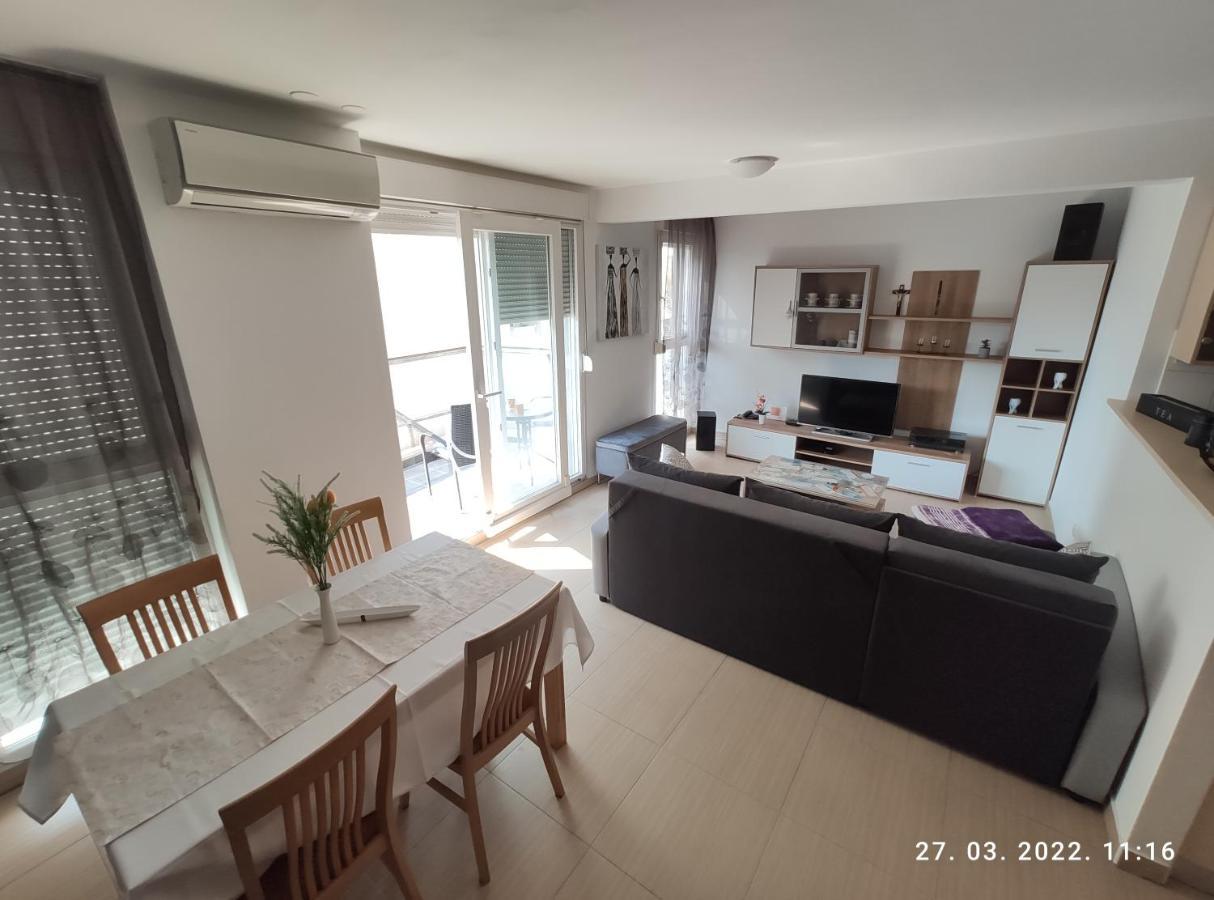 Apartman Antonela With Free Garage Parking Apartment Split Bagian luar foto