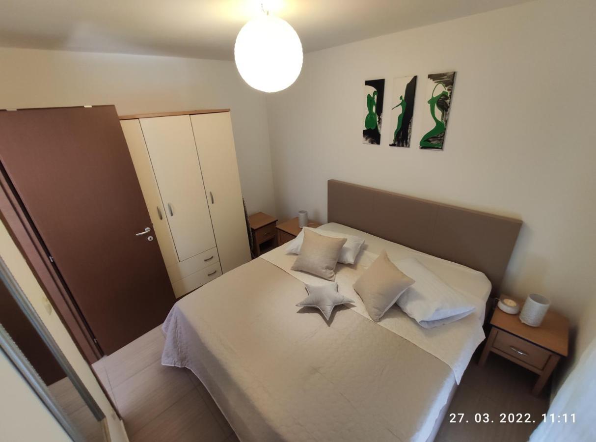 Apartman Antonela With Free Garage Parking Apartment Split Bagian luar foto