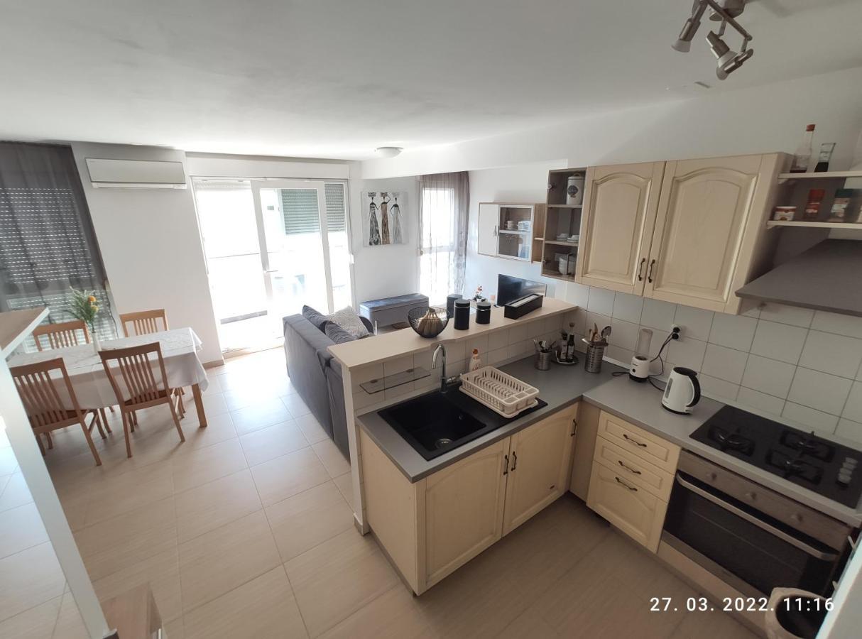 Apartman Antonela With Free Garage Parking Apartment Split Bagian luar foto