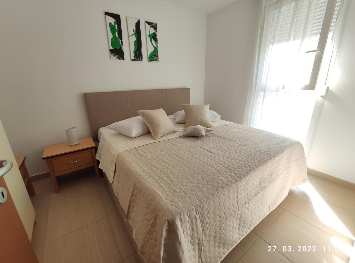 Apartman Antonela With Free Garage Parking Apartment Split Bagian luar foto